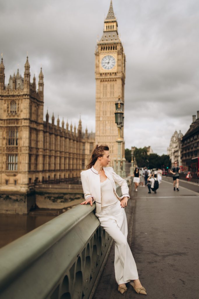Friends photoshoot in London at Westminster